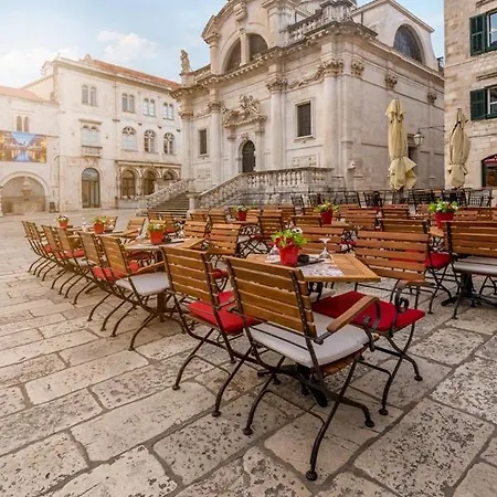 Tailor Two-bedroom Apartment Dubrovnik