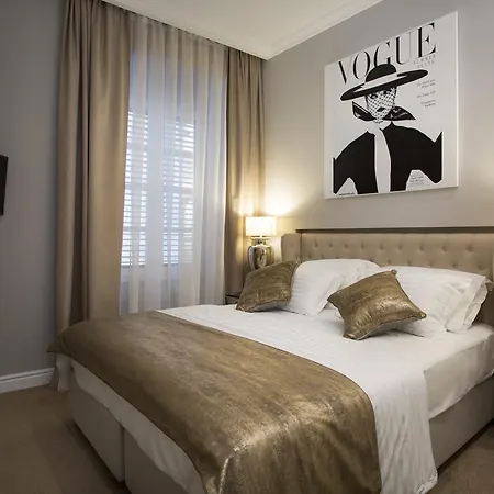 Daire Tailor Two-bedroom *